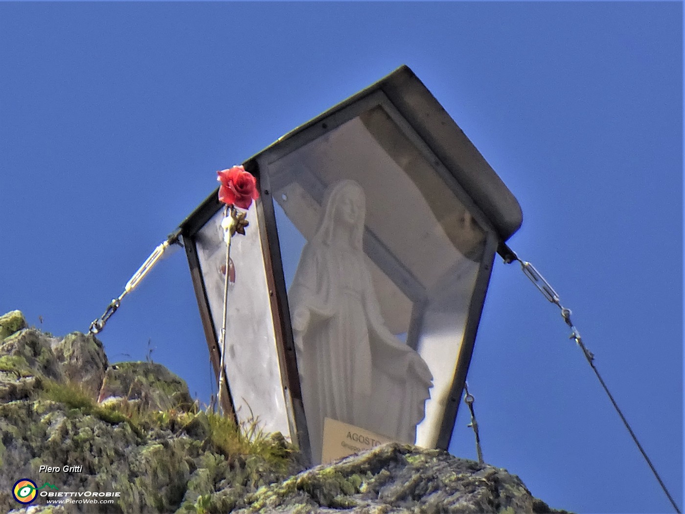 36 Madonnina di Cima Aga (2720 m) allo zoom.JPG